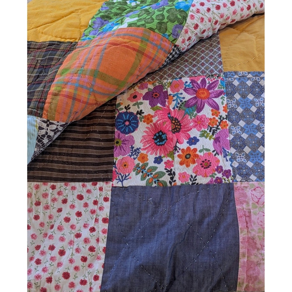 Vintage MCM 60s Large Colorful Handmade Patchwork Quilt Medieval Novelty Reverse - Picture 3 of 8